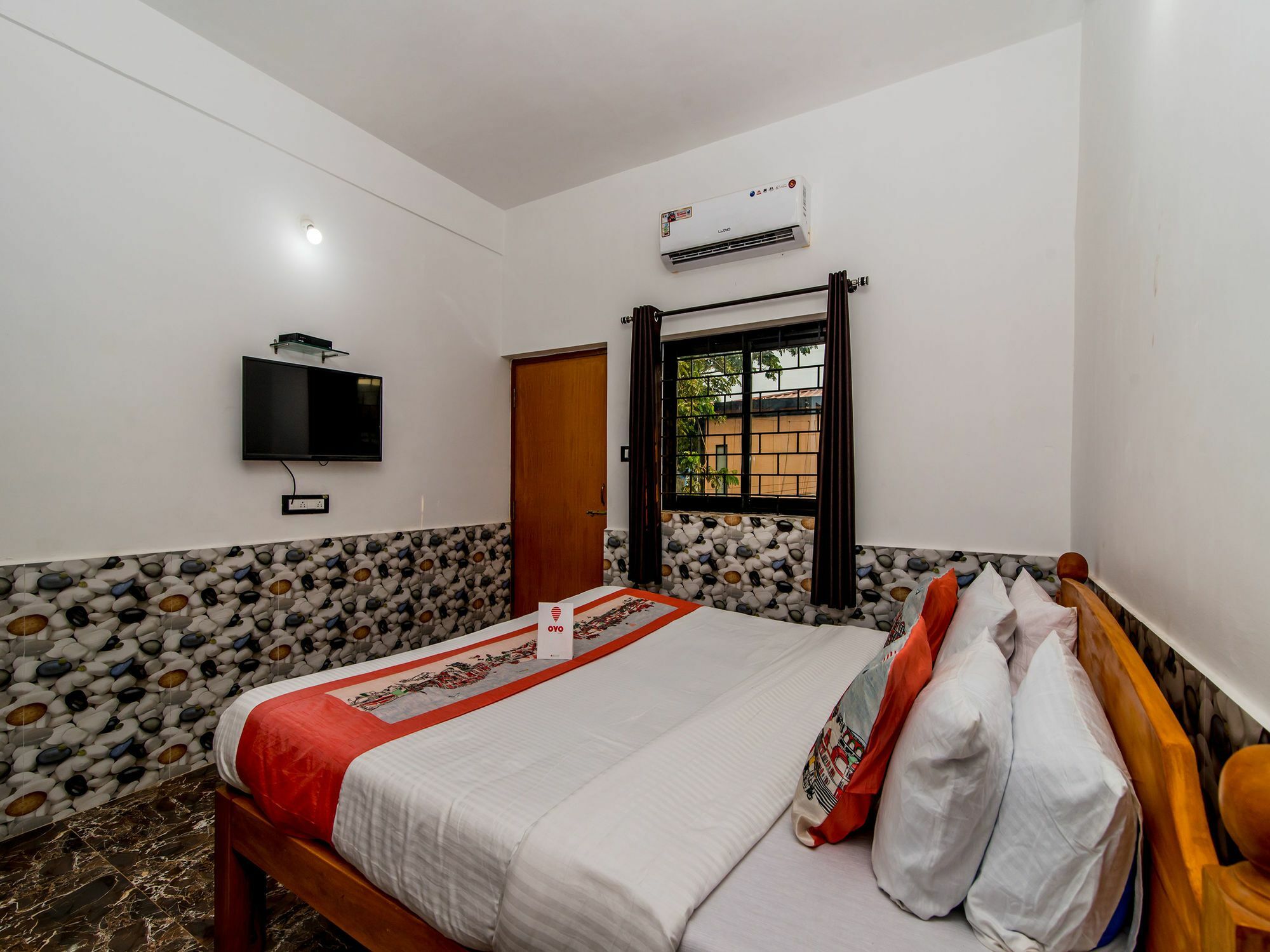 Oyo 10809 Hotel Tushar Inn Baga Buitenkant foto